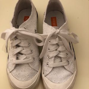 Rocket dog lace up sneaker